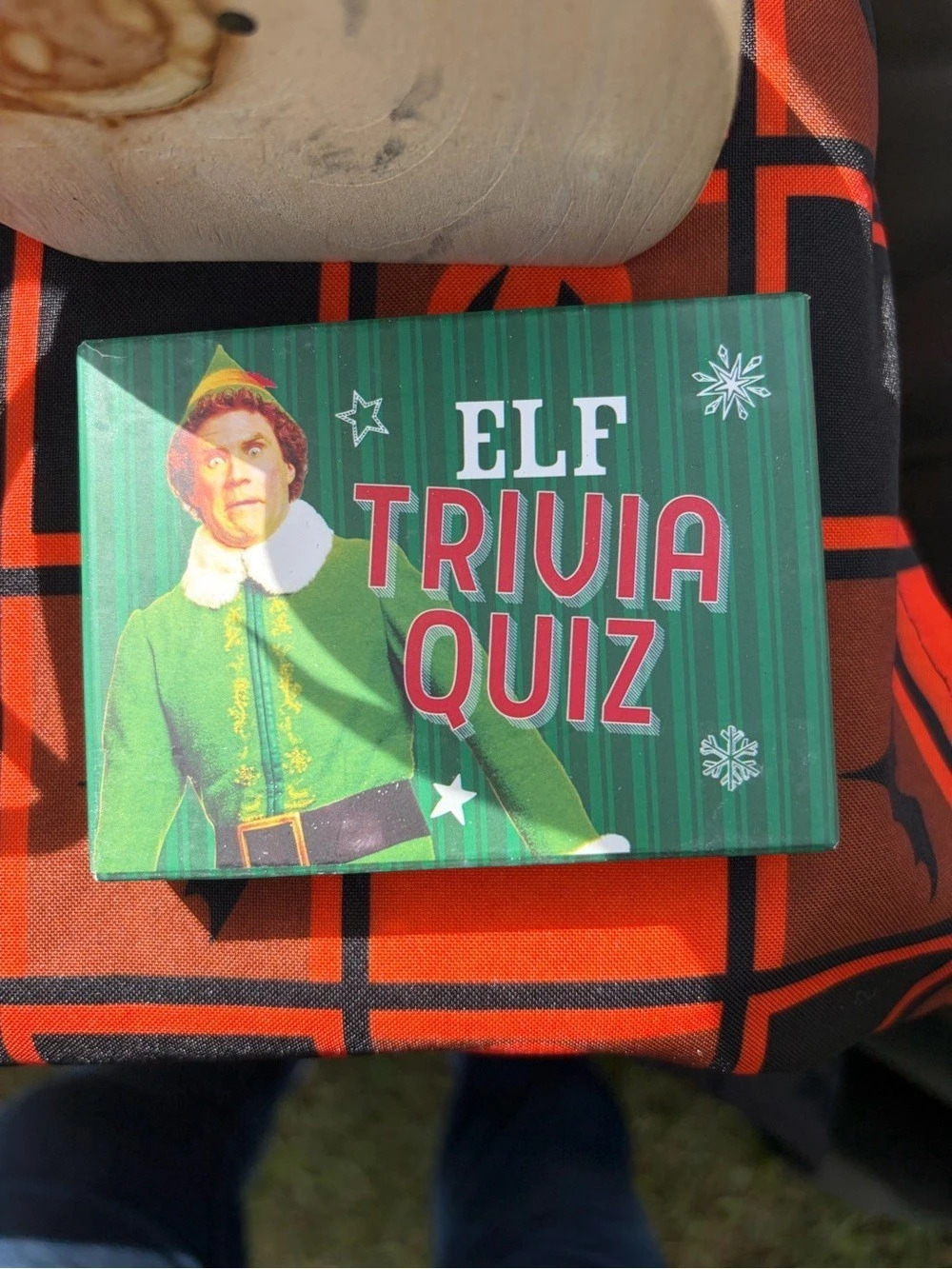 Paladone Elf Trivia Quiz Game Card Game Green & Red